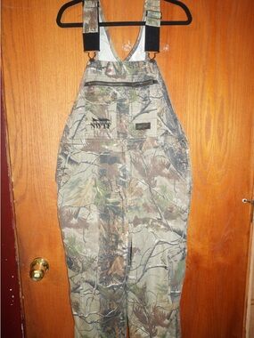 VINTAGE Liberty Real Tree Camo Hunting Bib Overalls in Green and Brown mens